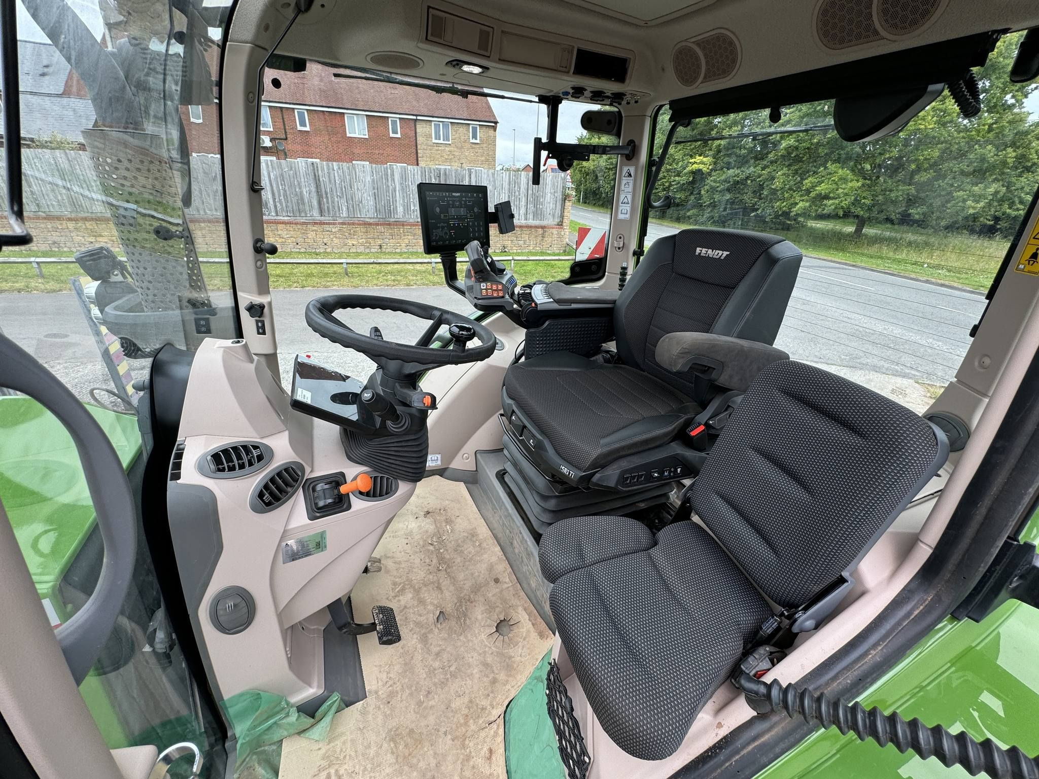 Farming Tractor Fairly Used Johnn Deeere 5100M Farm With Front Loader 543R 4x4 Tractor in Stock Now.