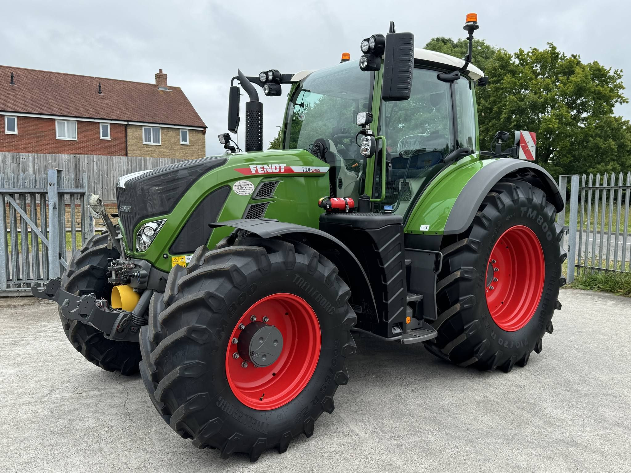 Farming Tractor Fairly Used Johnn Deeere 5100M Farm With Front Loader 543R 4x4 Tractor in Stock Now.
